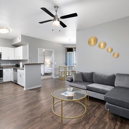 Luxury Mountain View 2Br With Balcony Located In Scottsdaleアパートメント エクステリア 写真