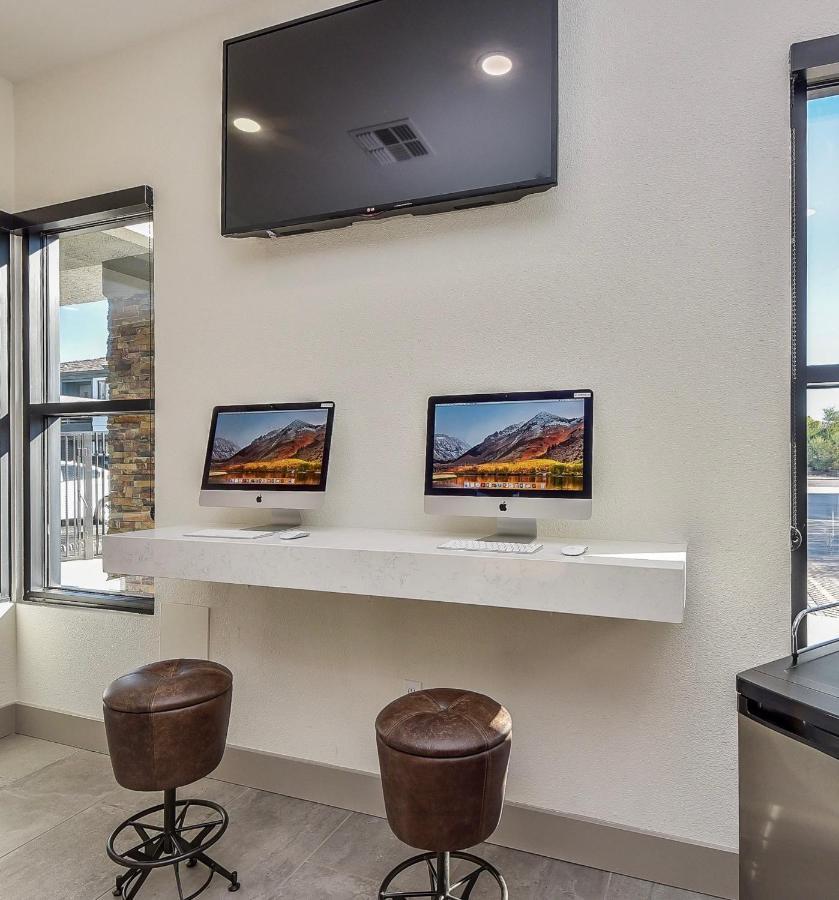 Luxury Mountain View 2Br With Balcony Located In Scottsdaleアパートメント エクステリア 写真