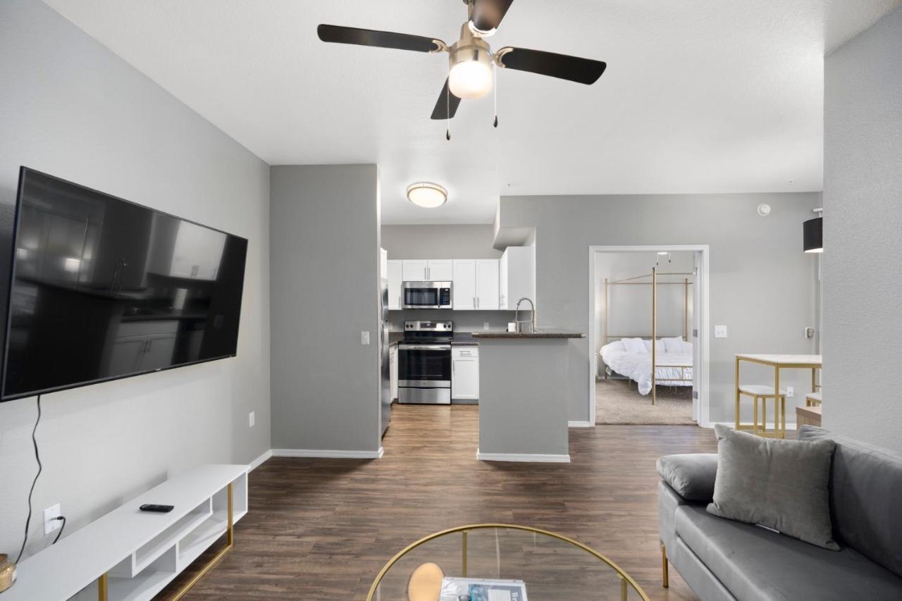 Luxury Mountain View 2Br With Balcony Located In Scottsdaleアパートメント エクステリア 写真