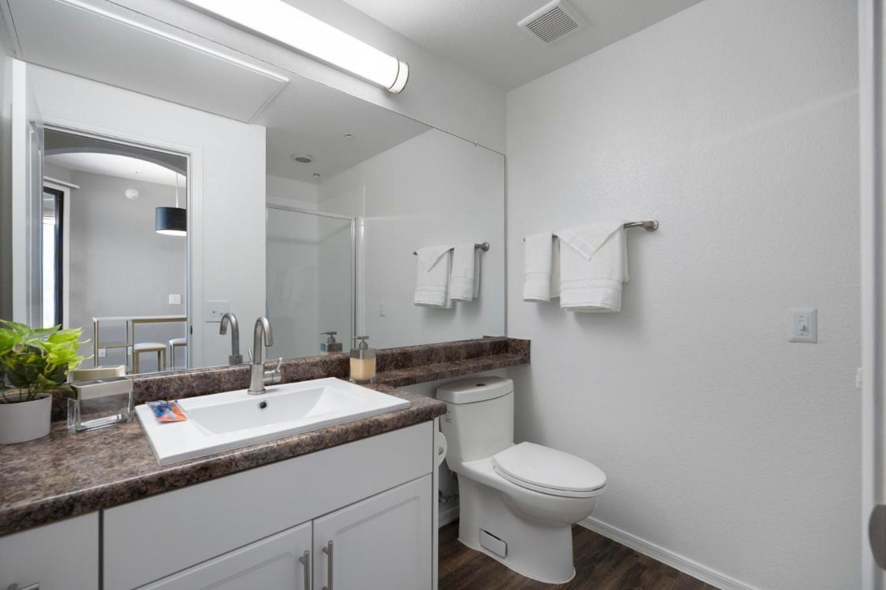 Luxury Mountain View 2Br With Balcony Located In Scottsdaleアパートメント エクステリア 写真